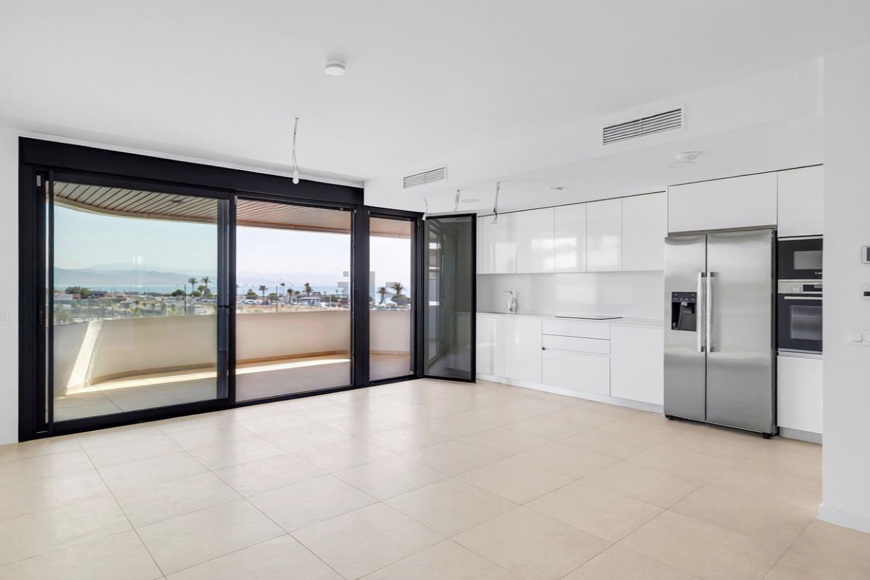 Appartement en première ligne de plage à Torremolinos — Cuisine