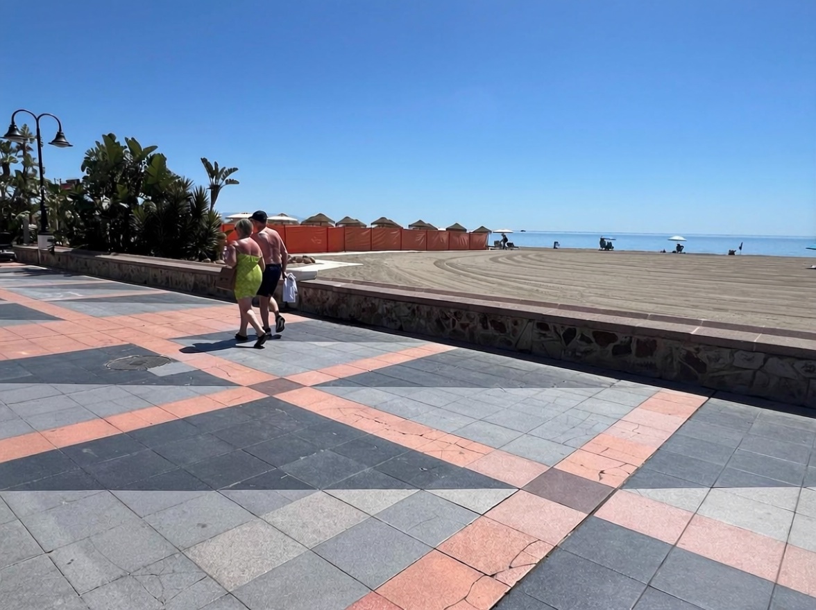 Chalet avec accès direct à la plage à Torremolinos — Vue mer