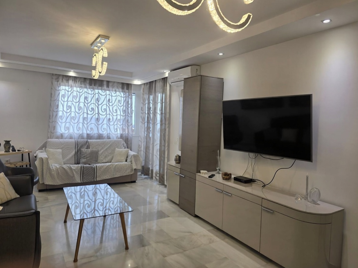 Apartamento em primeira linha de praia em Torremolinos — Sala