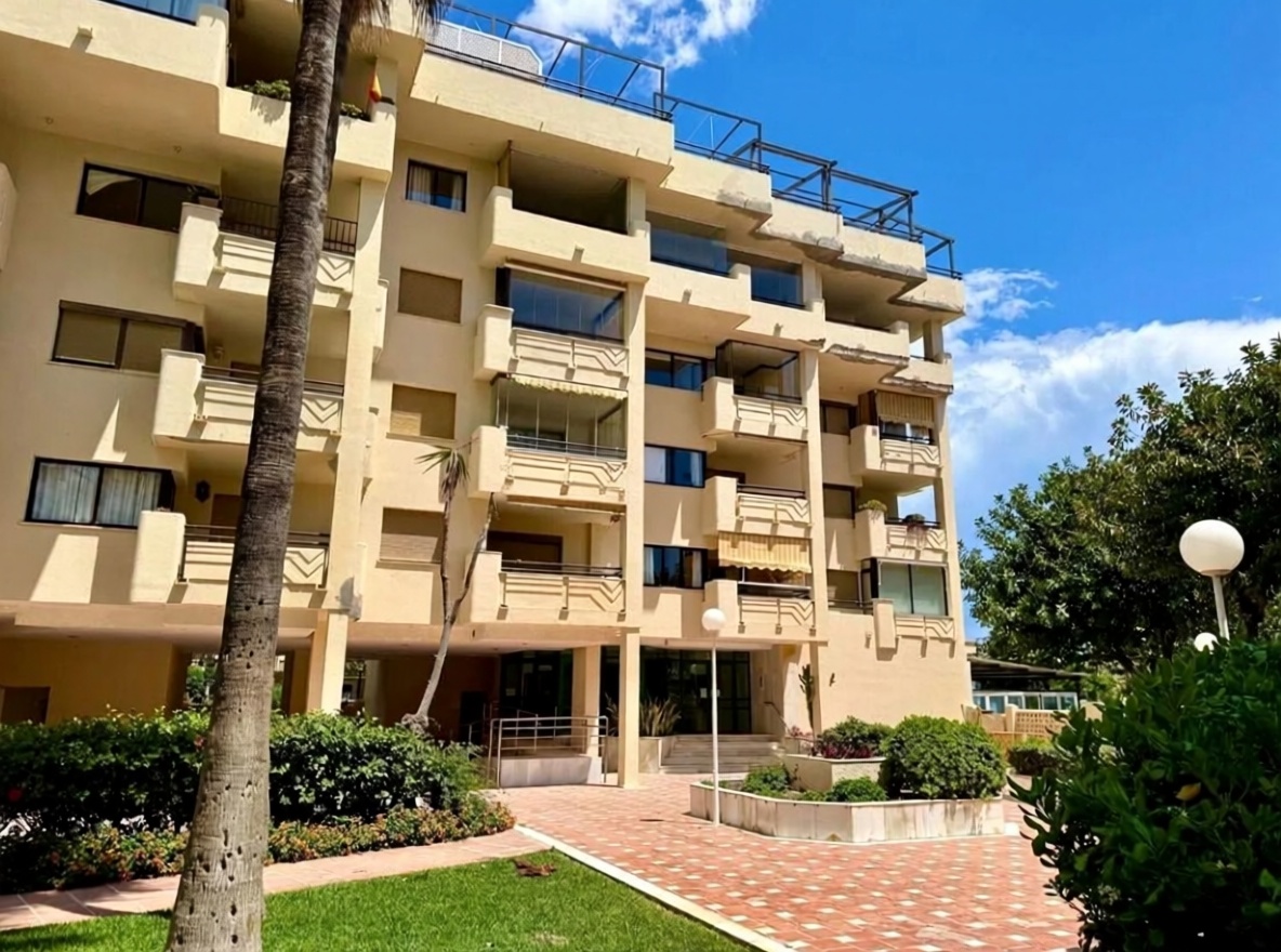 Appartement en première ligne de plage à Torremolinos — Façade