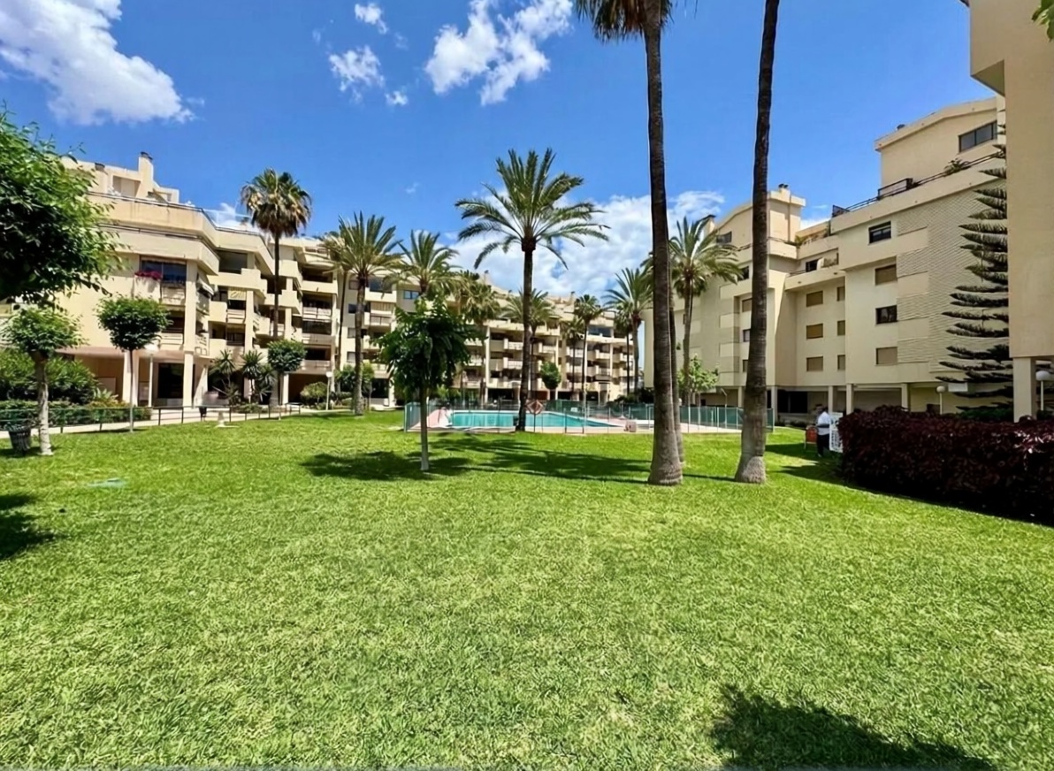 Appartement en première ligne de plage à Torremolinos — Jardin