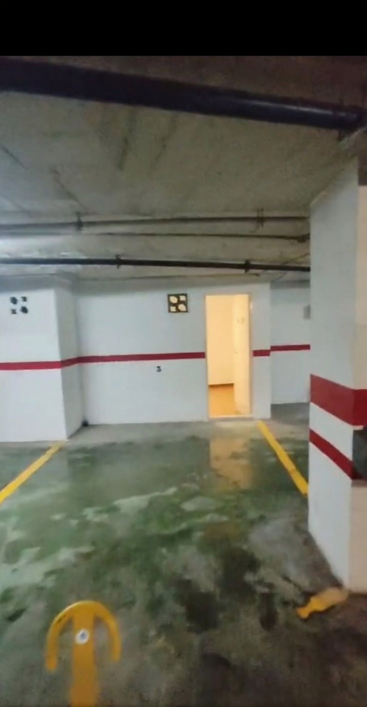 Appartement en première ligne de plage à Torremolinos — Garage