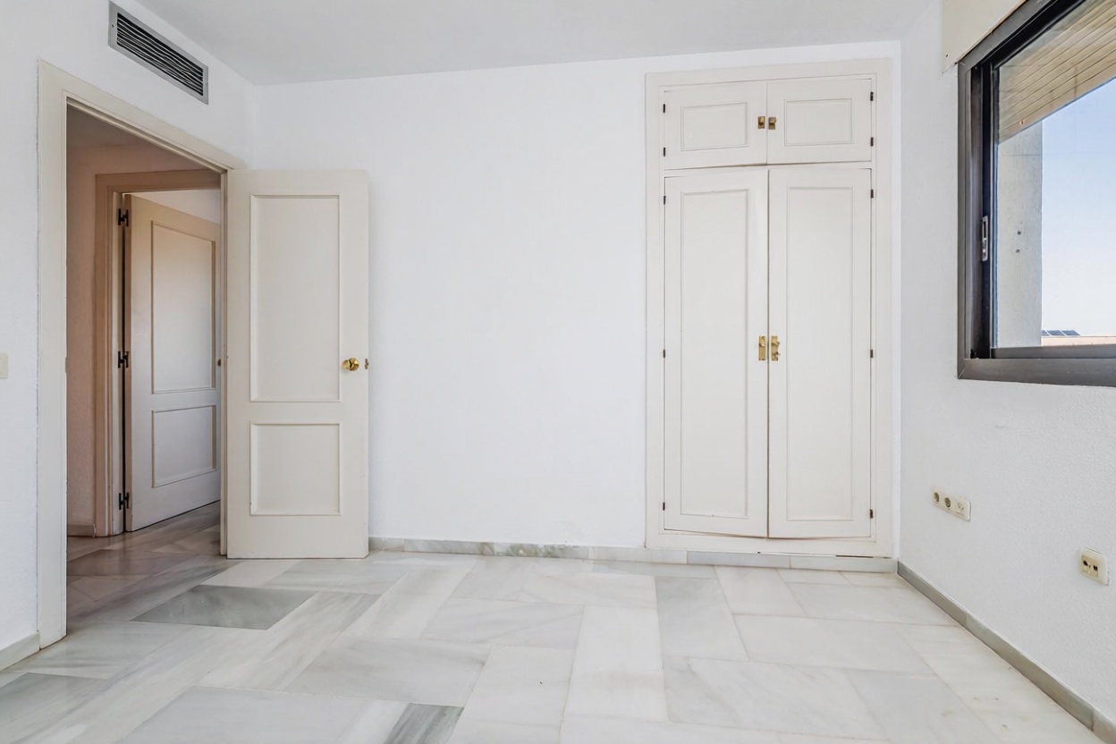 Apartamento em primeira linha de praia em Torremolinos — Quarto