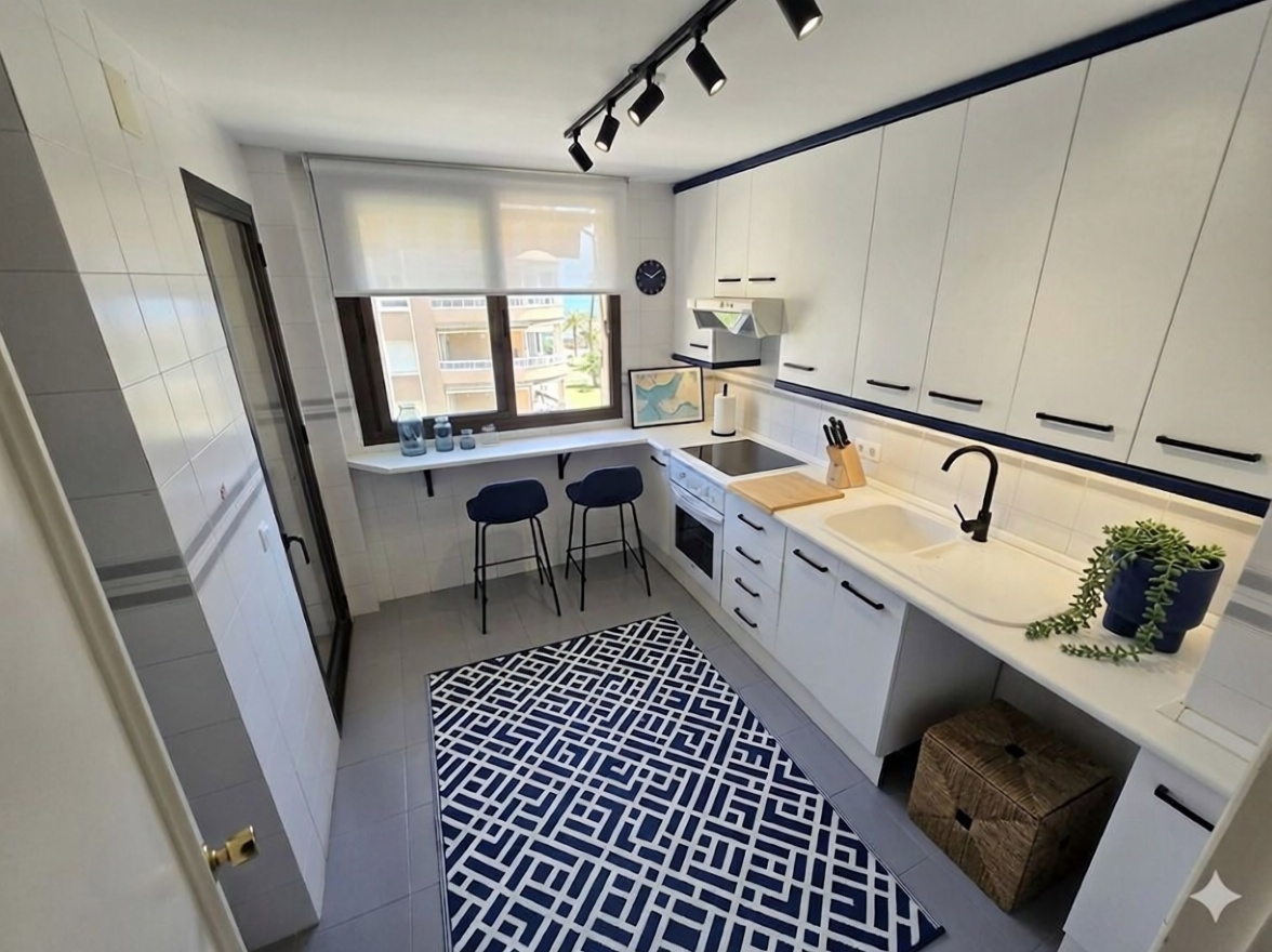 Appartement en première ligne de plage à Torremolinos — Cuisine