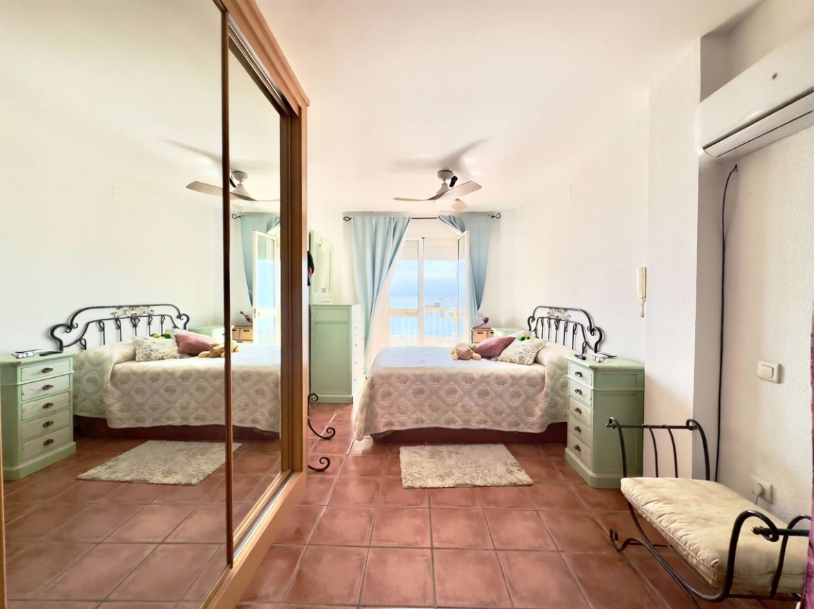 Chalet avec accès direct à la plage à Torremolinos — Chambre