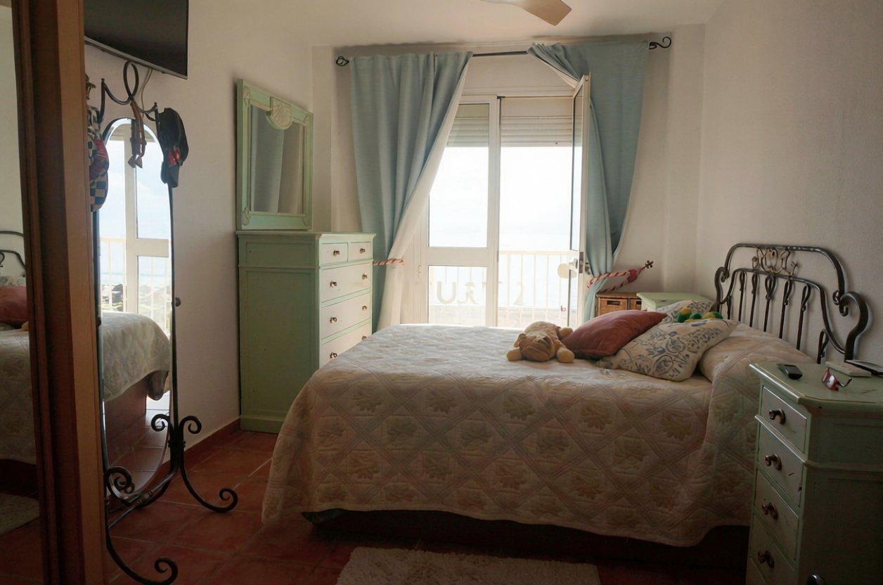 Chalet avec accès direct à la plage à Torremolinos — Chambre