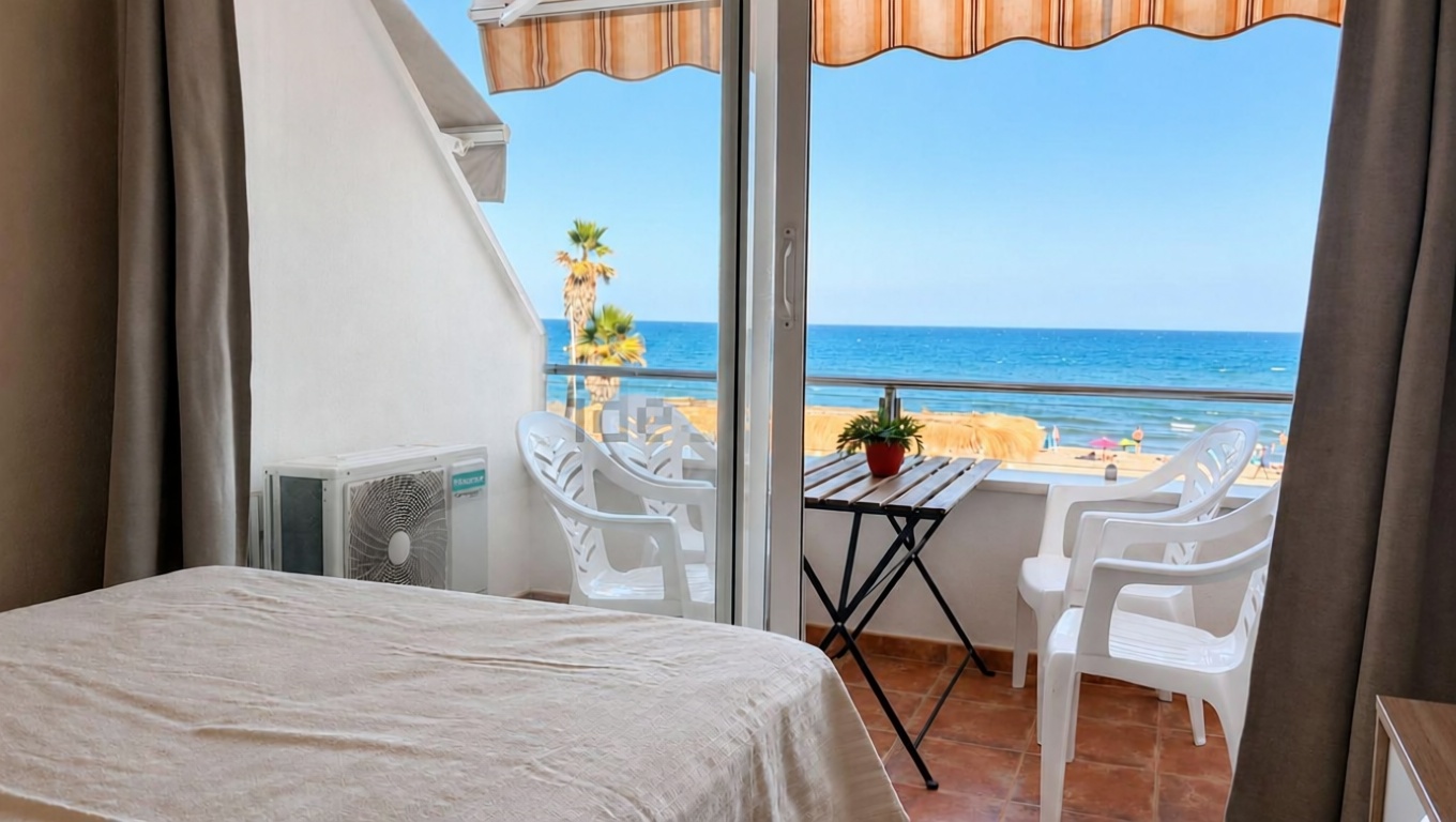 Appartement en première ligne de plage à Torremolinos — Chambre