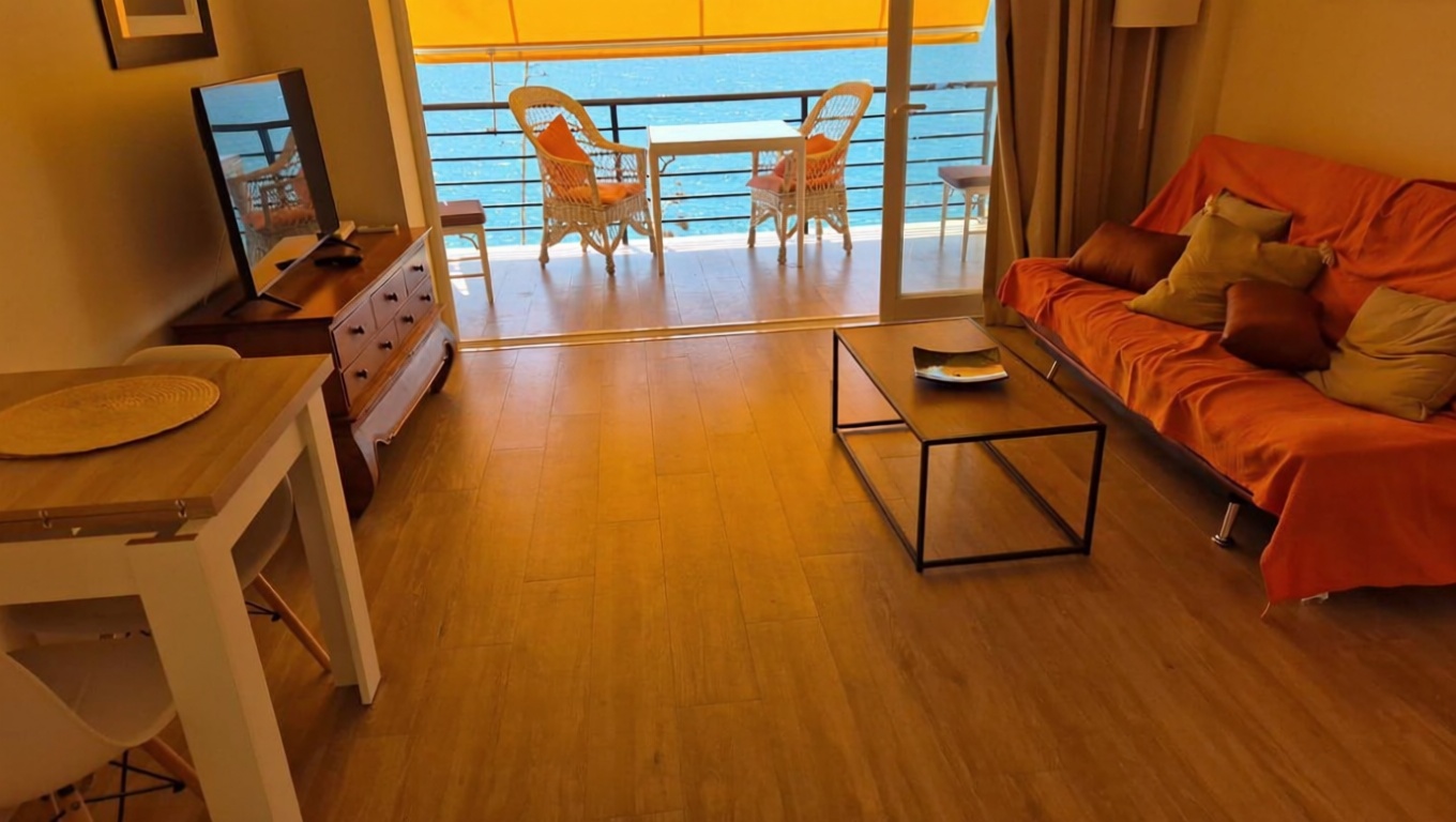 Studio en première ligne de plage à Torremolinos — Séjour