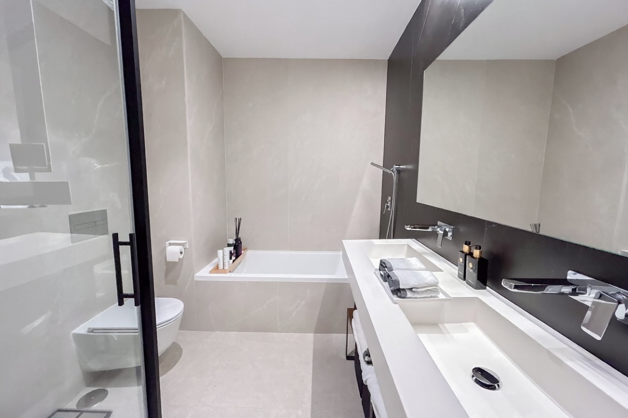 Duplex en première ligne de plage à Torremolinos — Sanitaires
