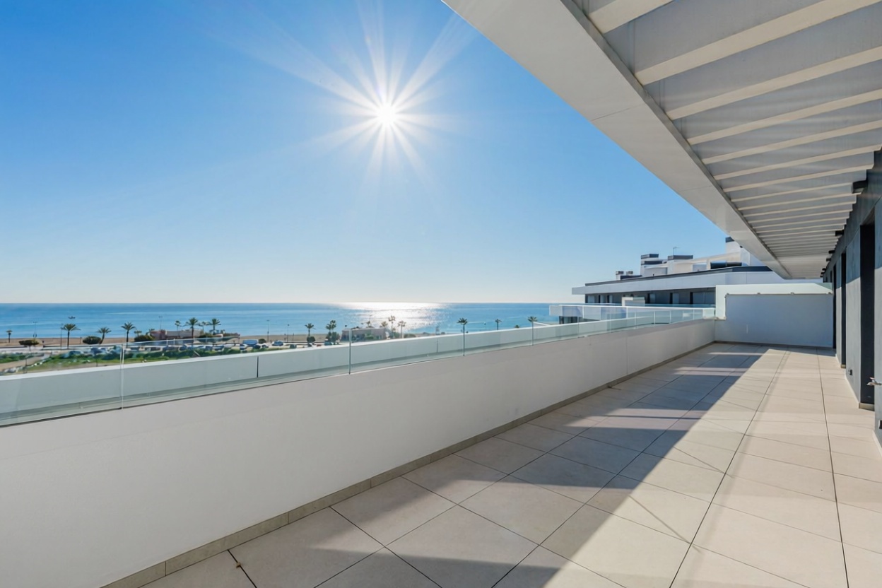 Appartement en attique en première ligne de mer à Torremolinos