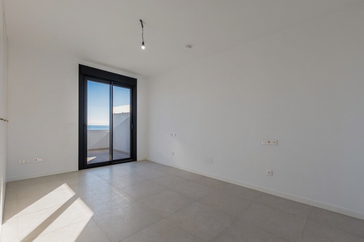 Ático em primeira linha de mar em Torremolinos — Quarto