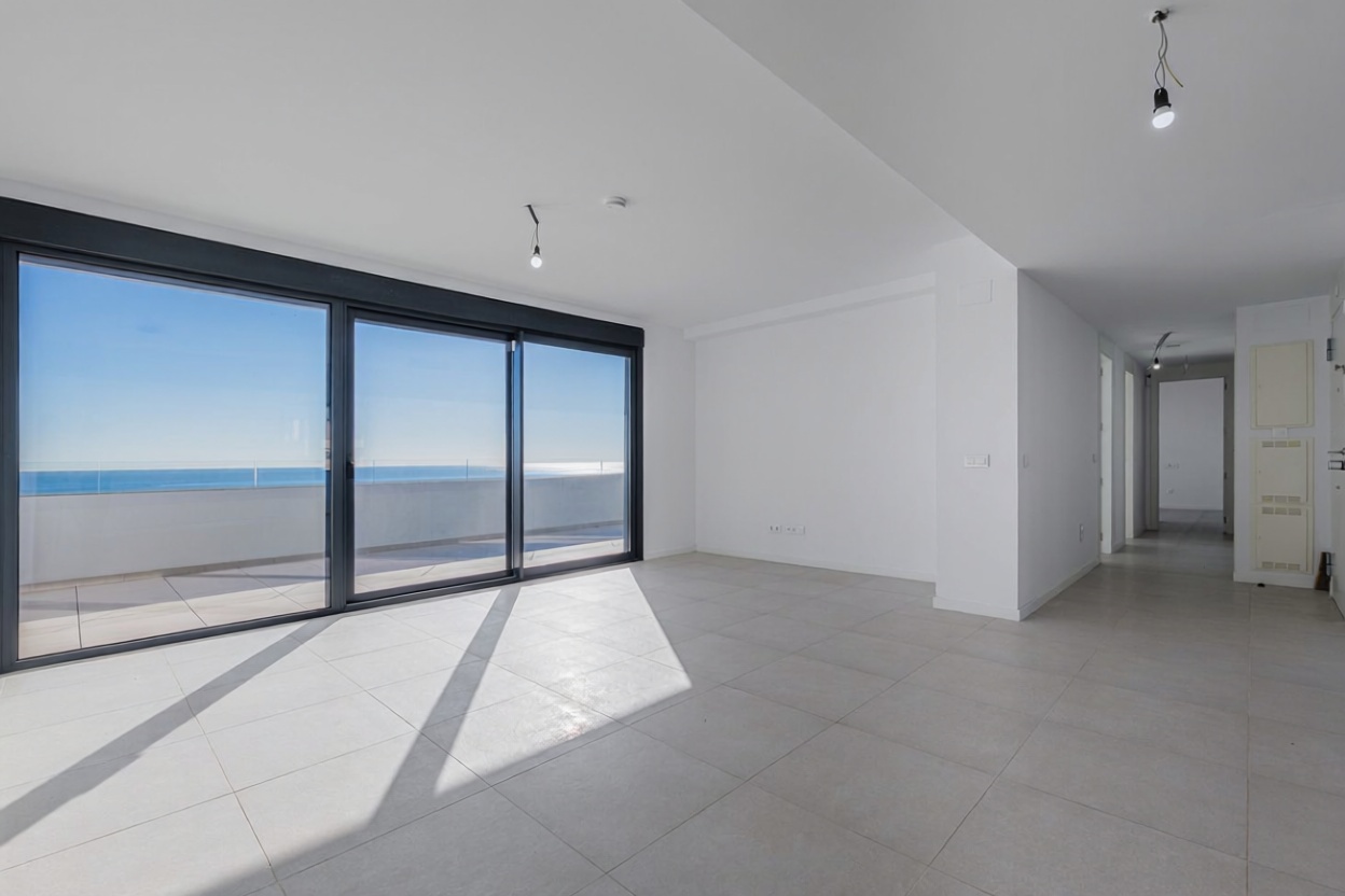Ático em primeira linha de mar em Torremolinos — Sala