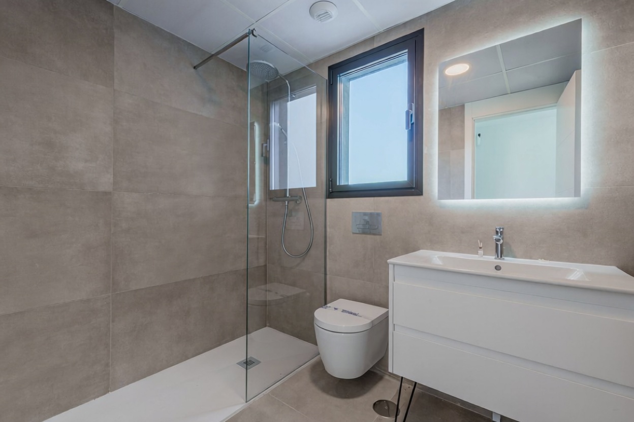 Ático em primeira linha de mar em Torremolinos — Casa banho