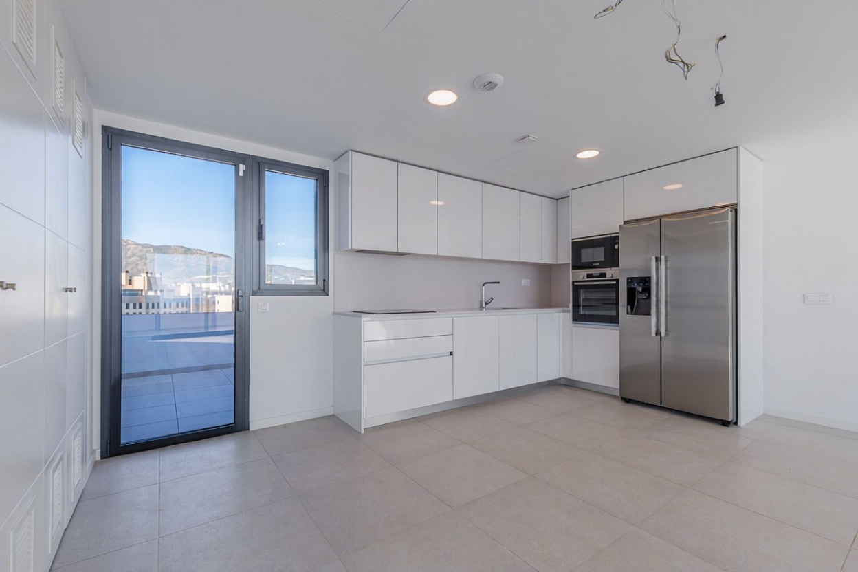 Ático em primeira linha de mar em Torremolinos — Cozinha