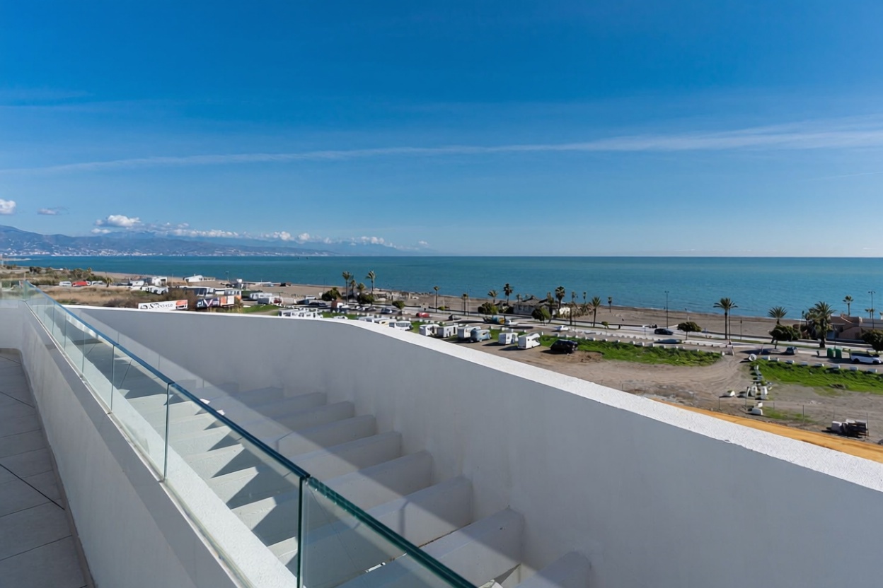 Appartement en attique en première ligne de mer à Torremolinos