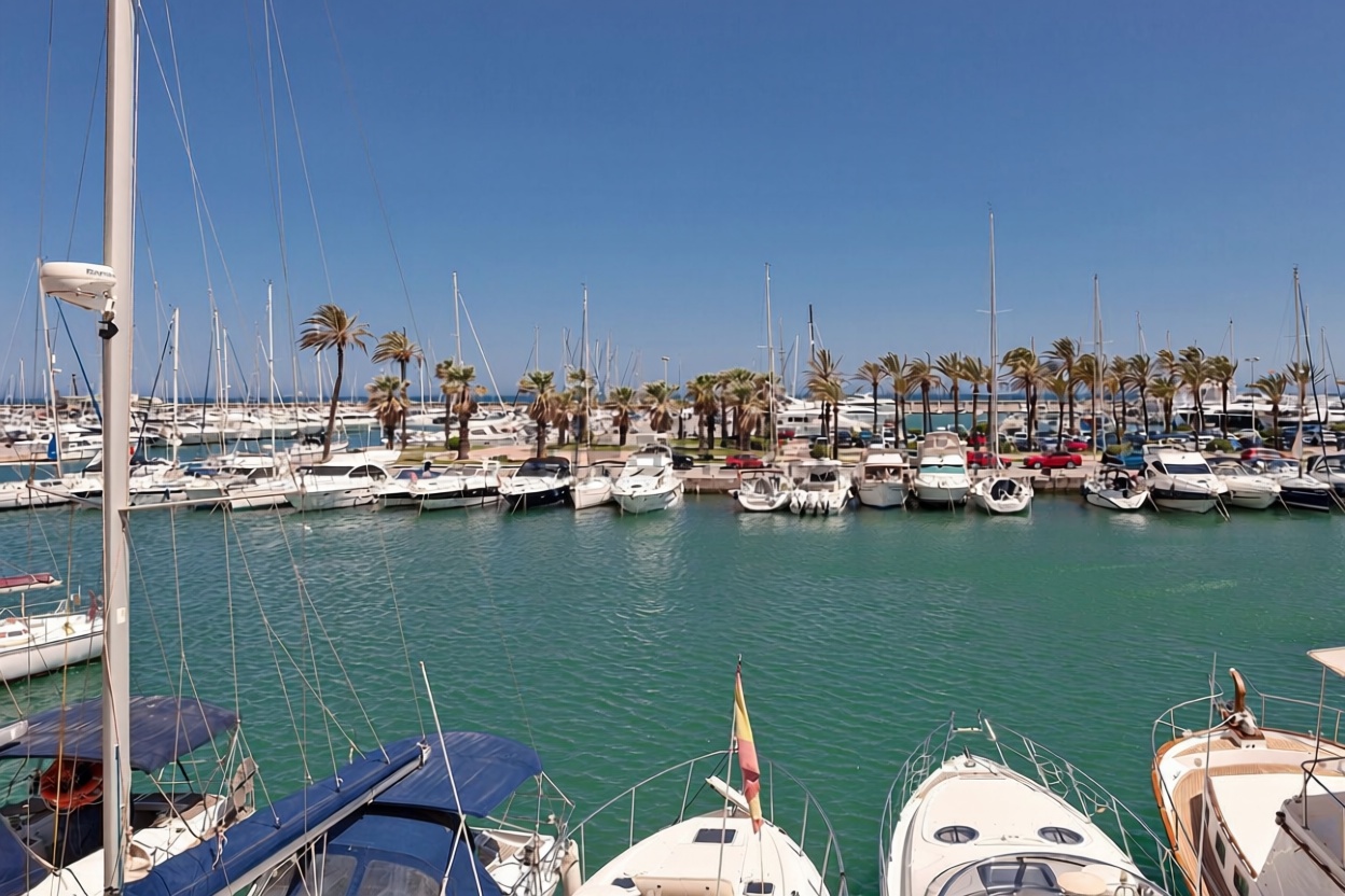 Duplex en première ligne de plage à Benalmádena — Vue mer