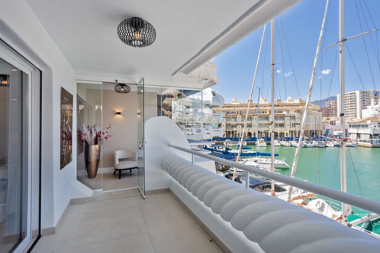 Duplex en première ligne de plage à Benalmádena — Séjour