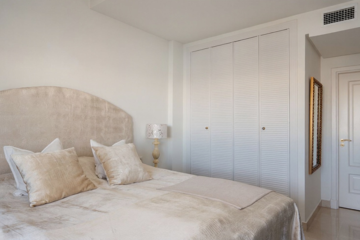 Duplex en première ligne de plage à Benalmádena — Chambre