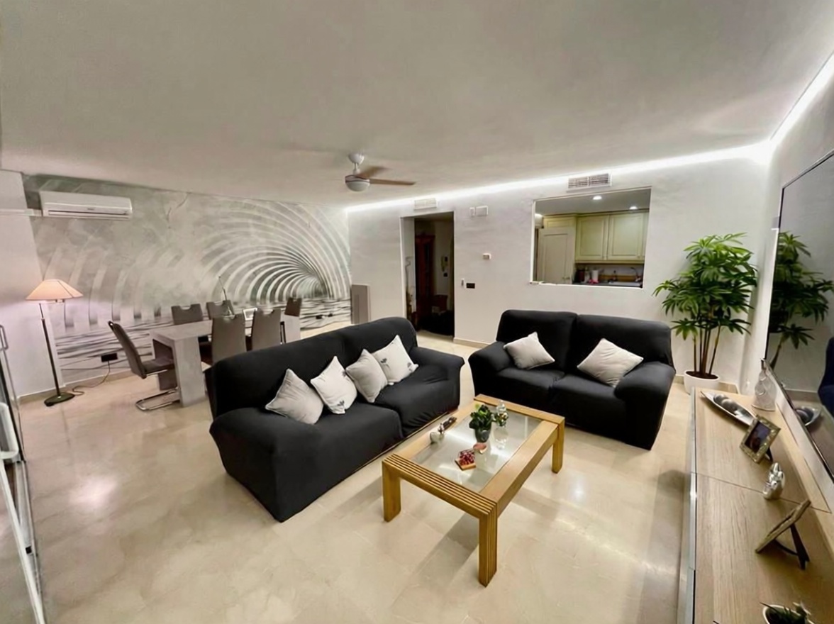 Duplex en première ligne de plage à Benalmádena — Séjour