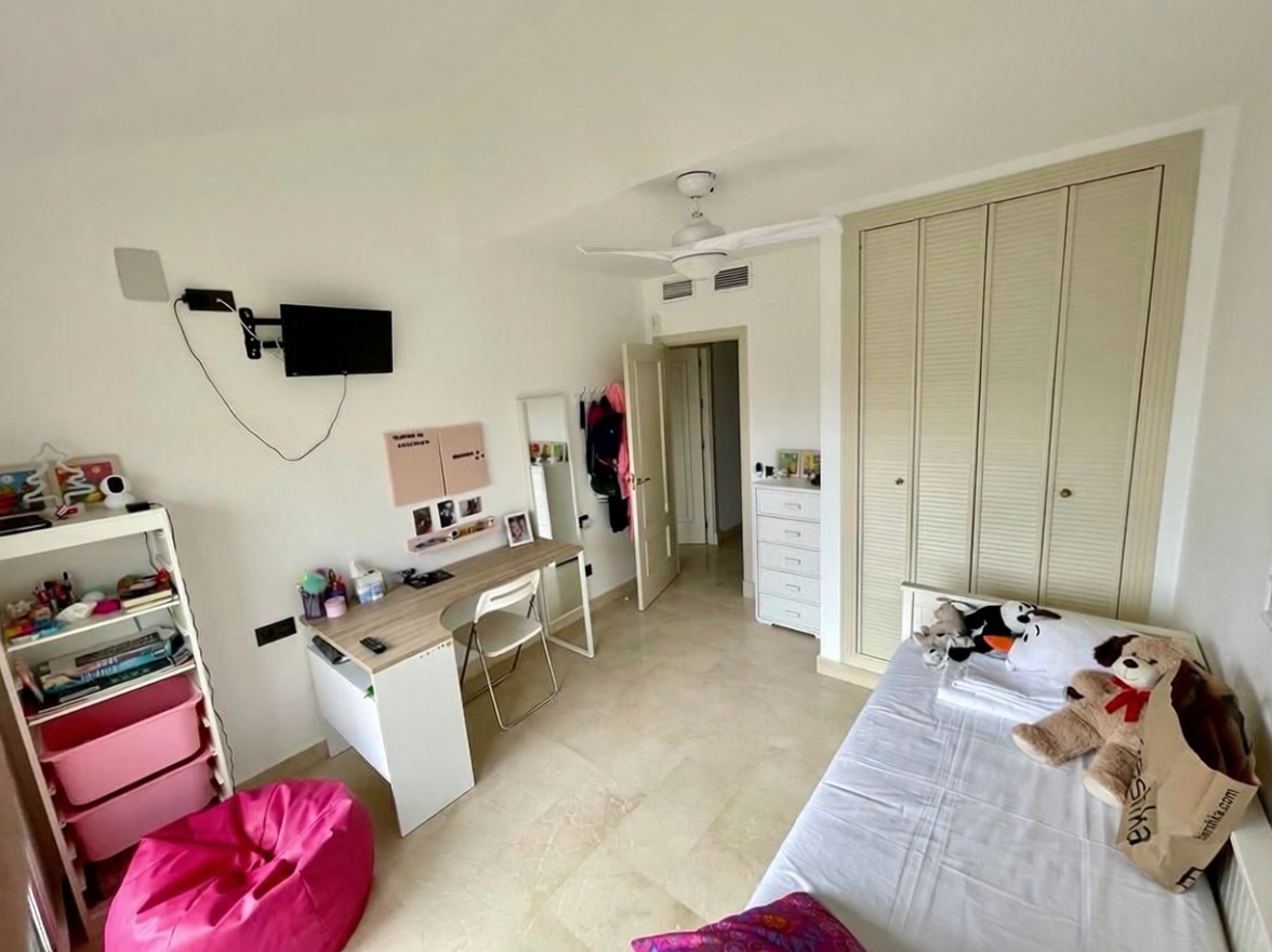 Duplex en première ligne de plage à Benalmádena — Chambre