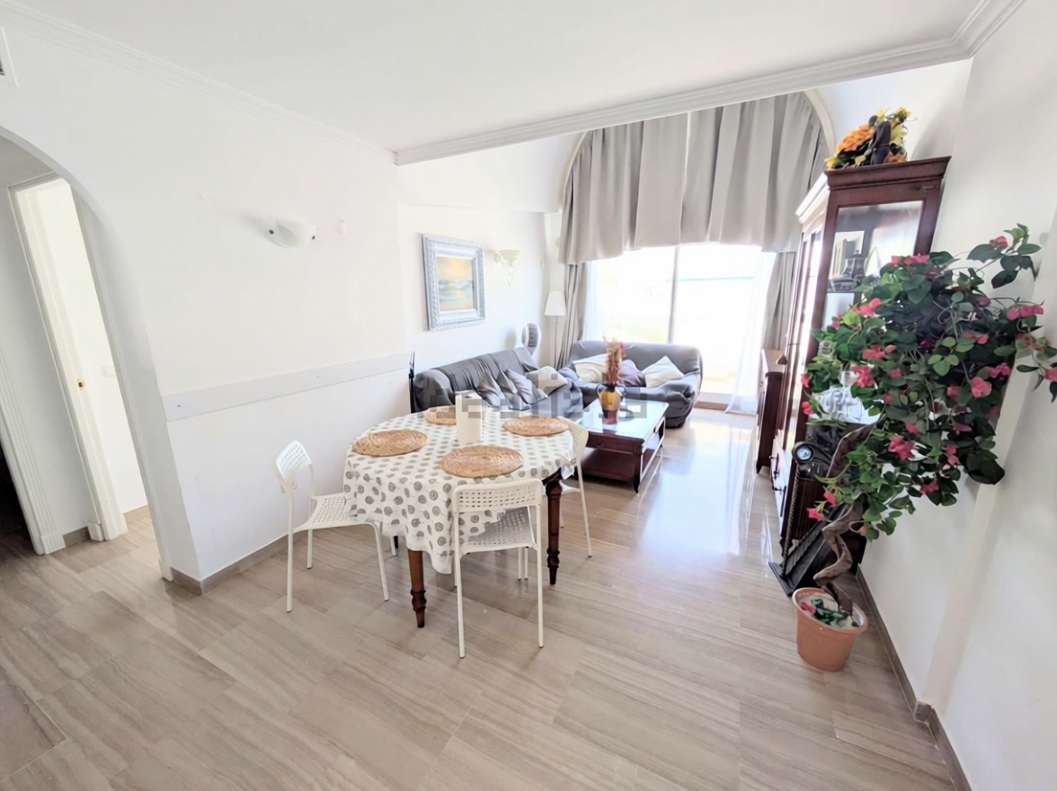 Duplex en première ligne de plage à Benalmádena — Séjour