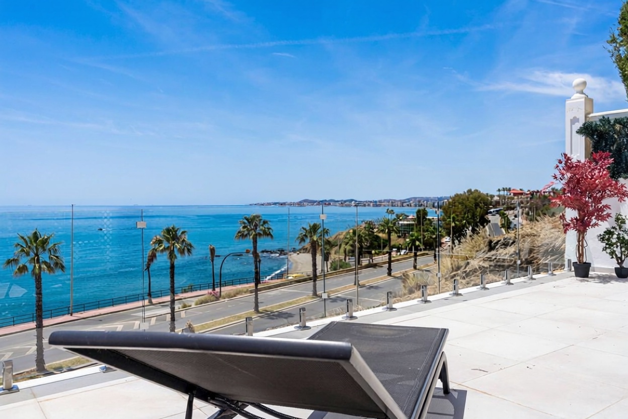 Chalet avec accès direct à la plage à Benalmádena — Terrasse mer