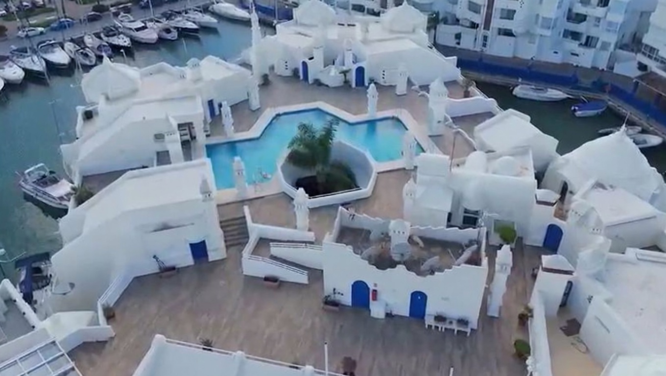 Seafront attic in Benalmádena — Aerial