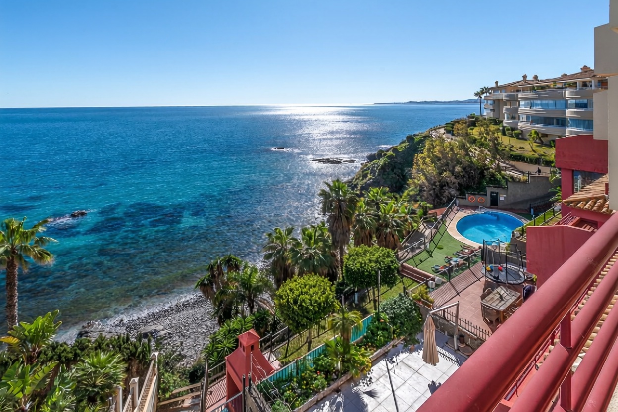 Appartement en première ligne de plage à Benalmádena — Vue mer