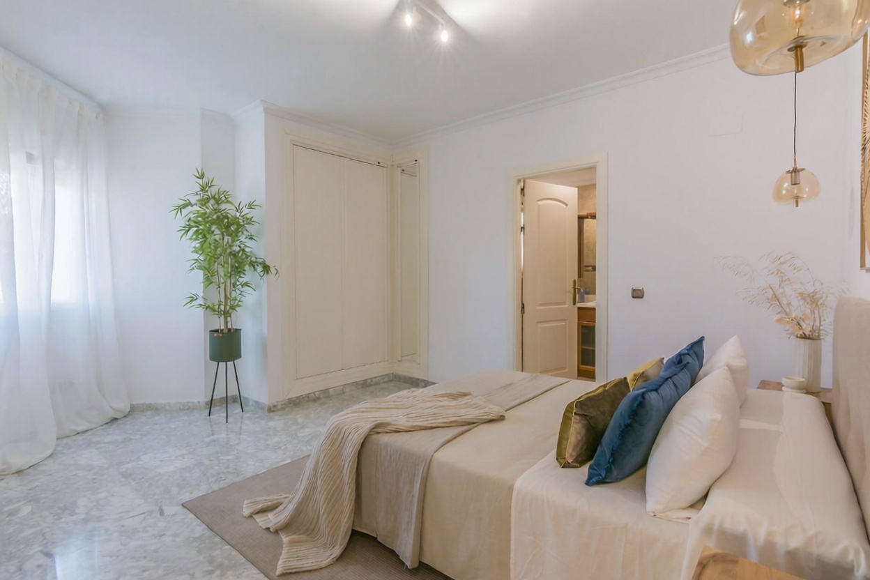 Beachfront flat in Benalmádena — Bedroom