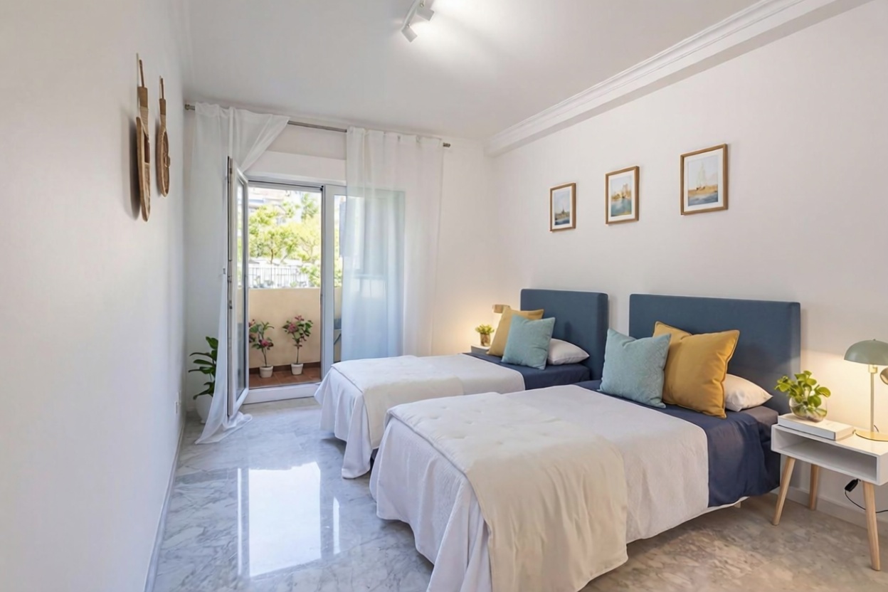 Beachfront flat in Benalmádena — Bedroom