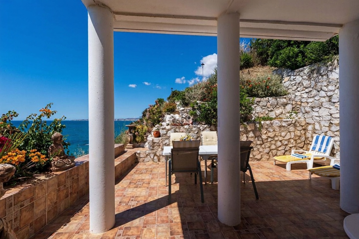 Appartement en première ligne de plage à Benalmádena — Chambre