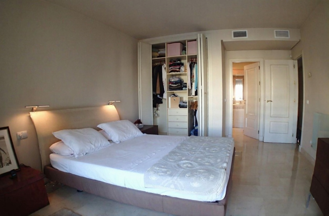 Appartement en première ligne de plage à Benalmádena — Chambre