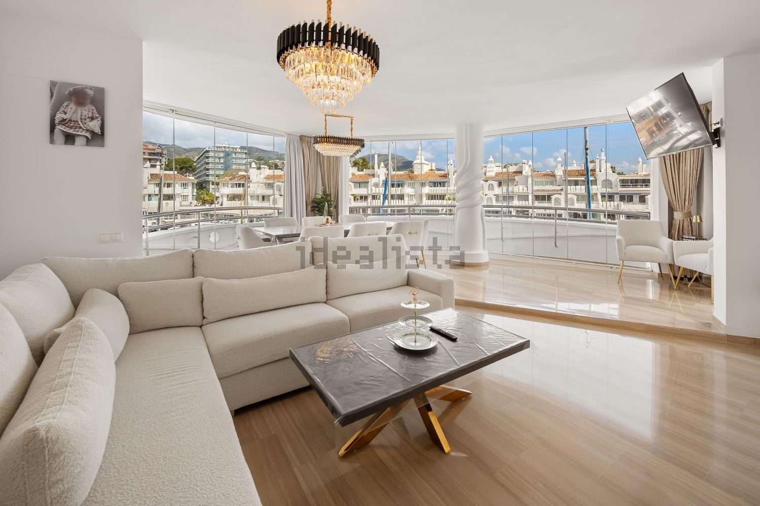 Dachgeschosswohnung zum Verkauf in erster Meereslinie in Benalmádena