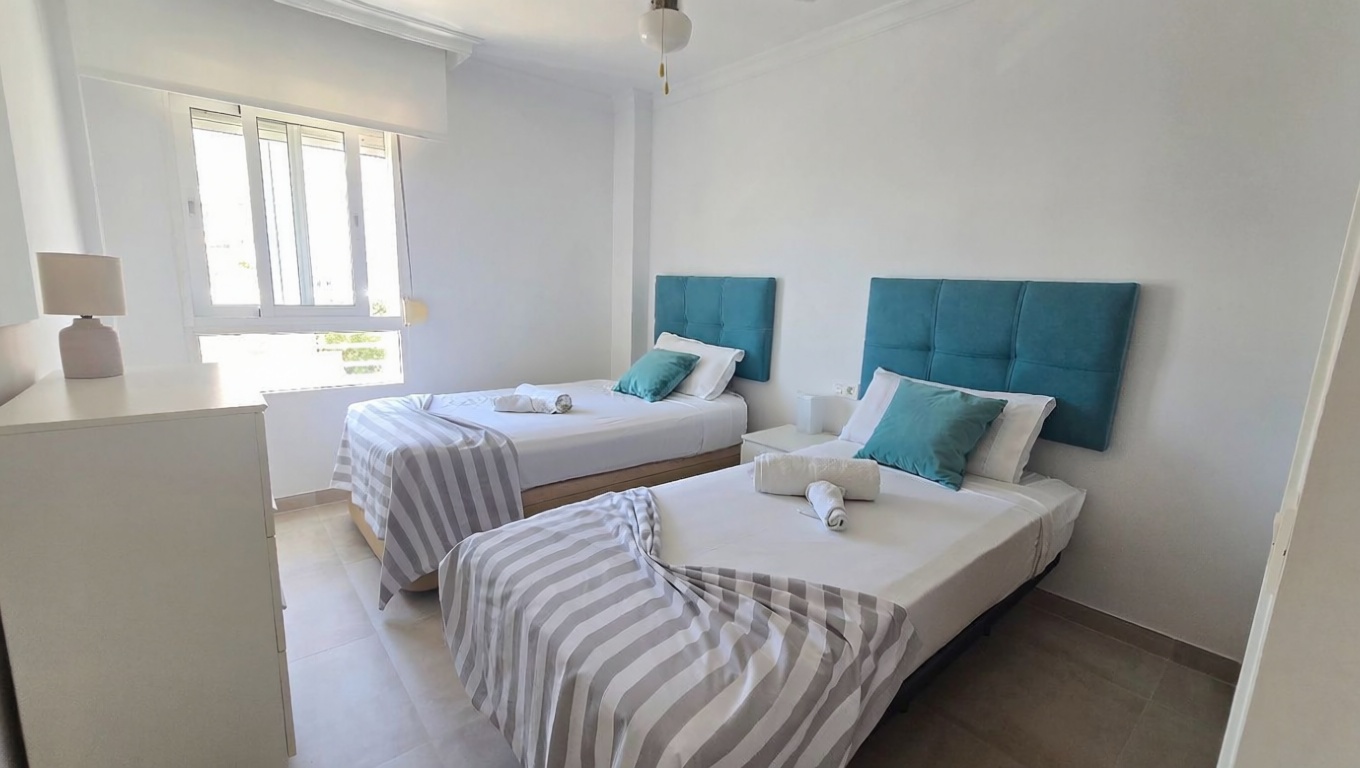 Apartamento em primeira linha de praia em Benalmádena — Quarto
