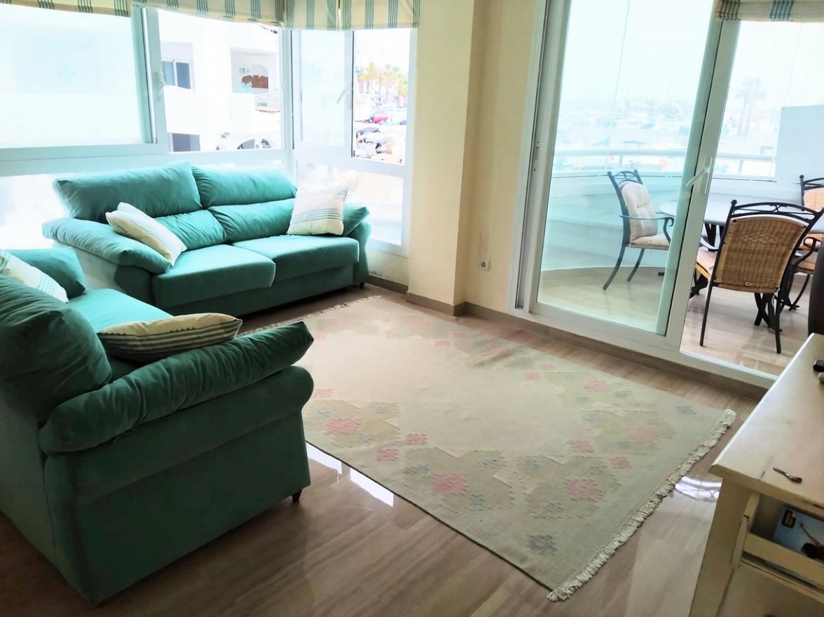 Apartamento em primeira linha de praia em Benalmádena — Sala