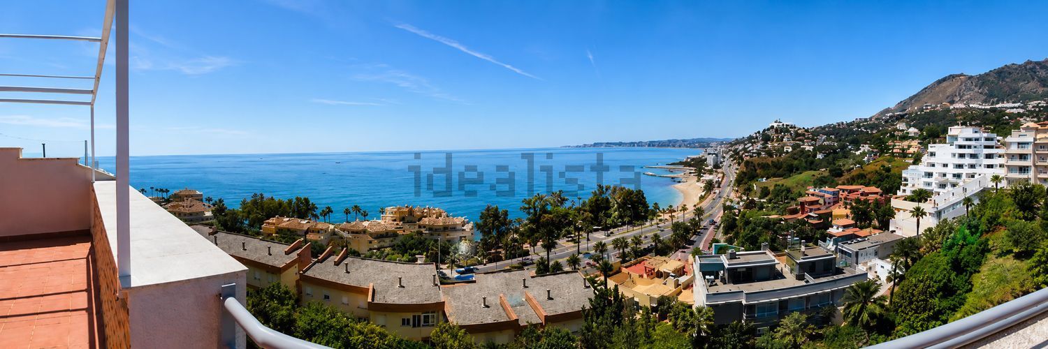 Dúplex en venta en primera línea de playa en Benalmádena