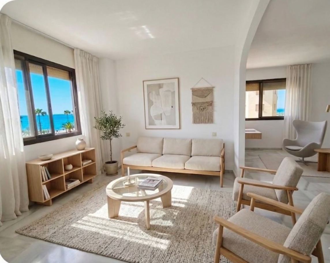 Appartement en première ligne de plage à Torremolinos — Séjour