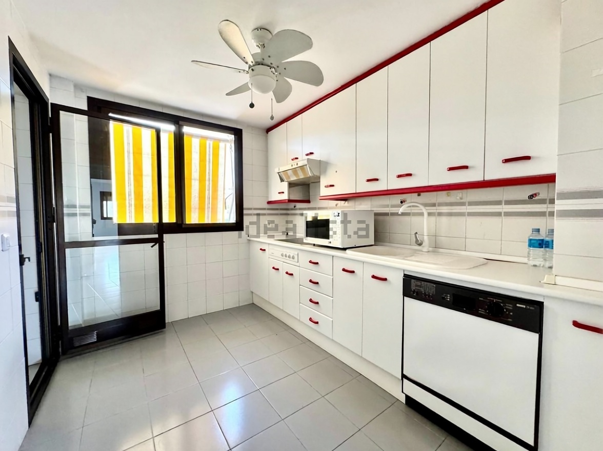 Appartement en première ligne de plage à Torremolinos — Cuisine