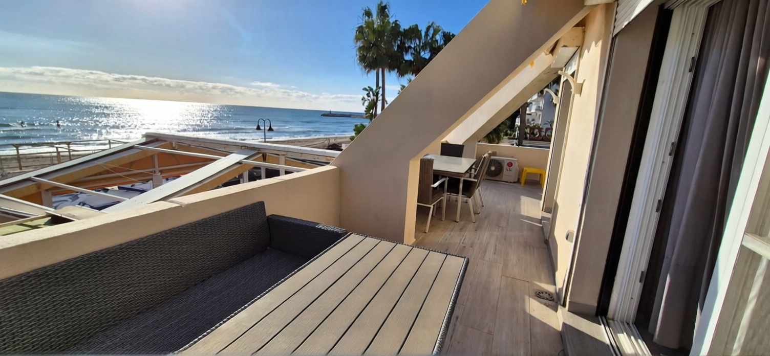 Appartement en première ligne de plage à Torremolinos — Terrasse mer