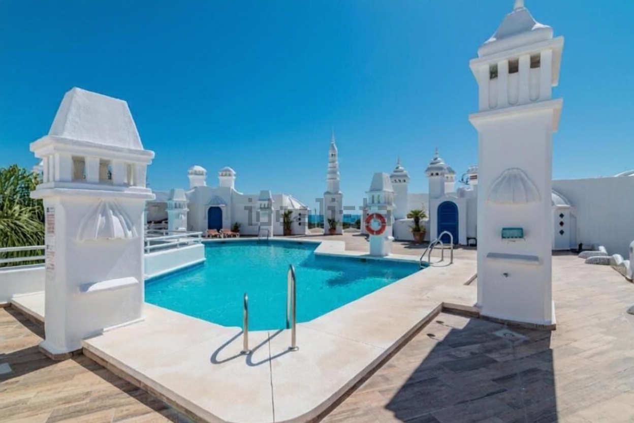 Appartement en première ligne de plage à Benalmádena — Piscine