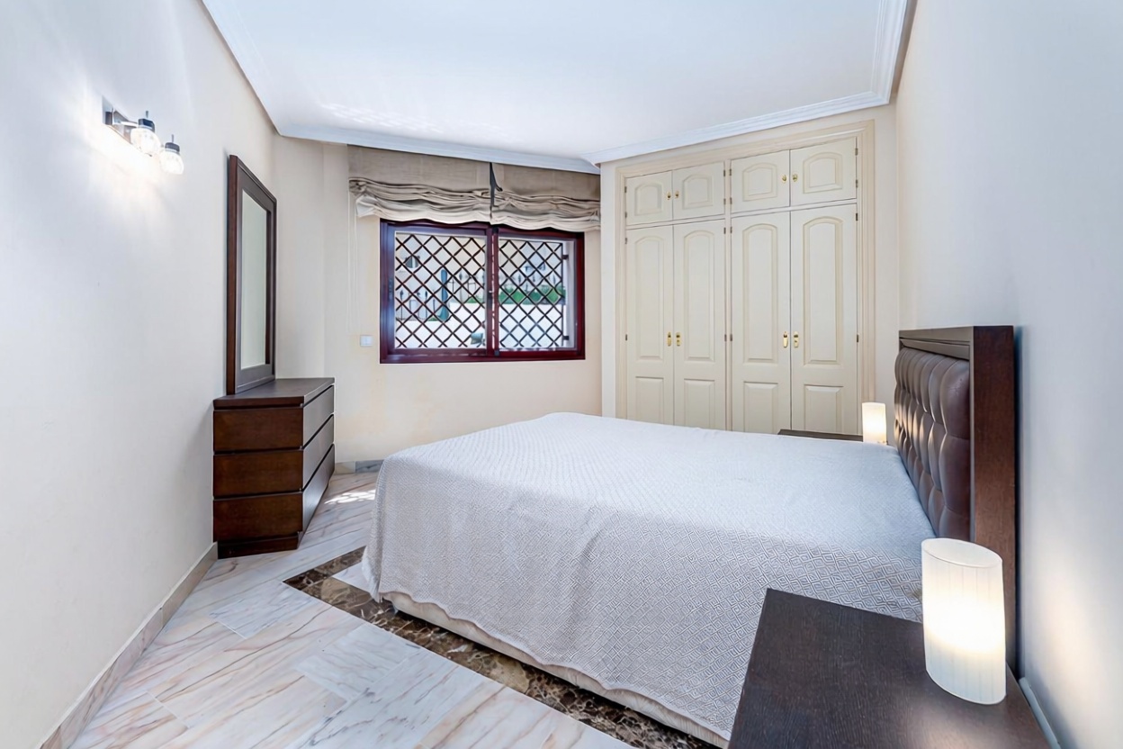 Beachfront flat in Benalmádena — Bedroom