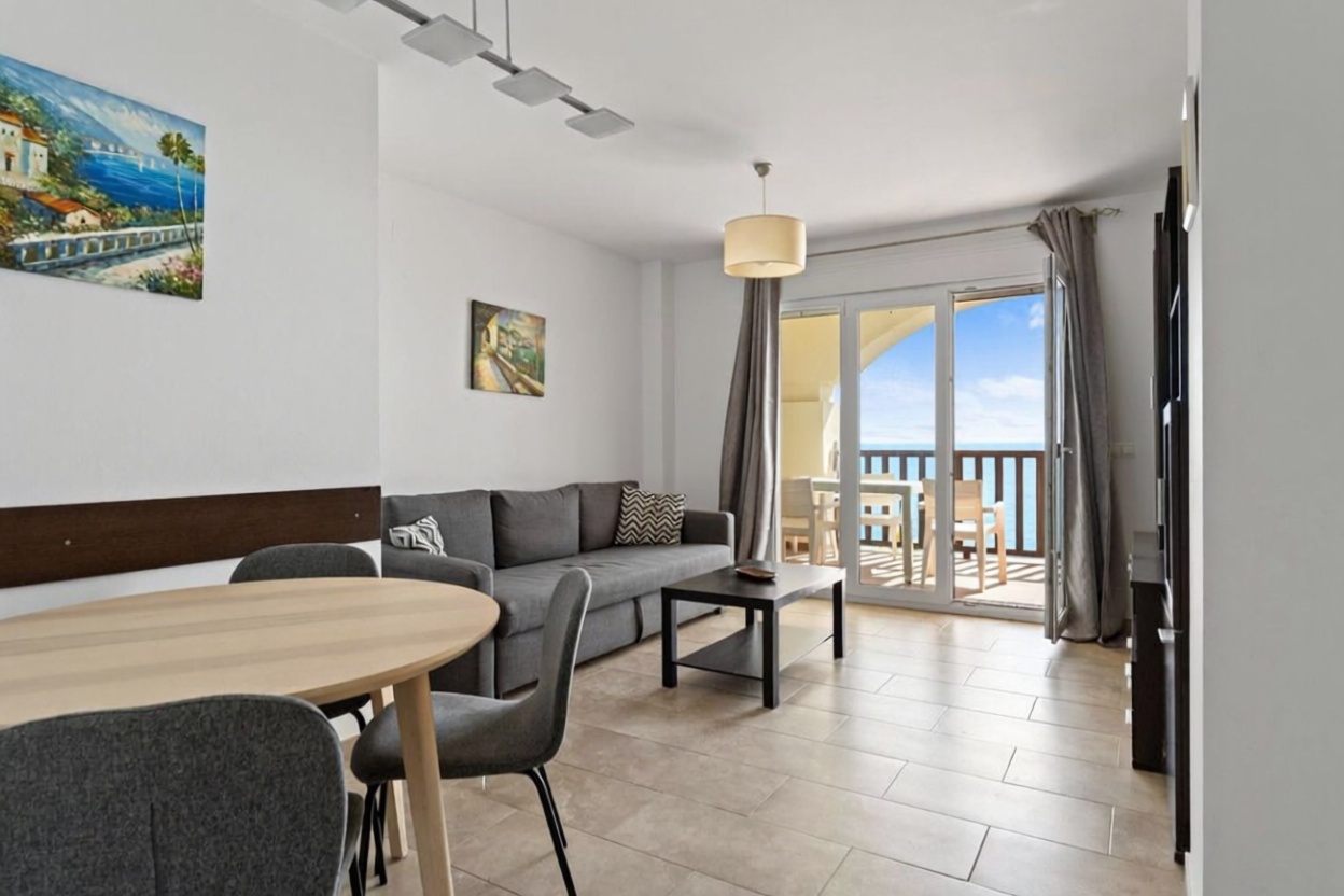 Beachfront flat in Benalmádena — Living room