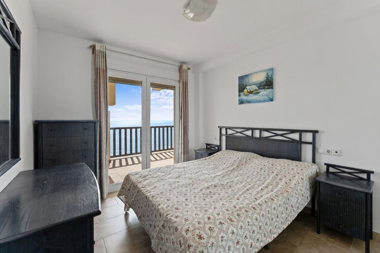 Beachfront flat in Benalmádena — Bedroom