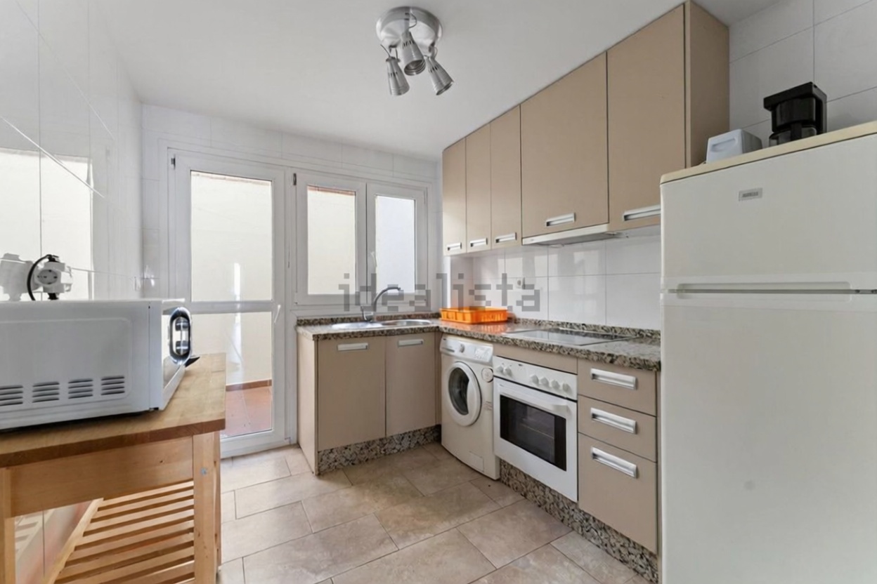 Beachfront flat in Benalmádena — Kitchen