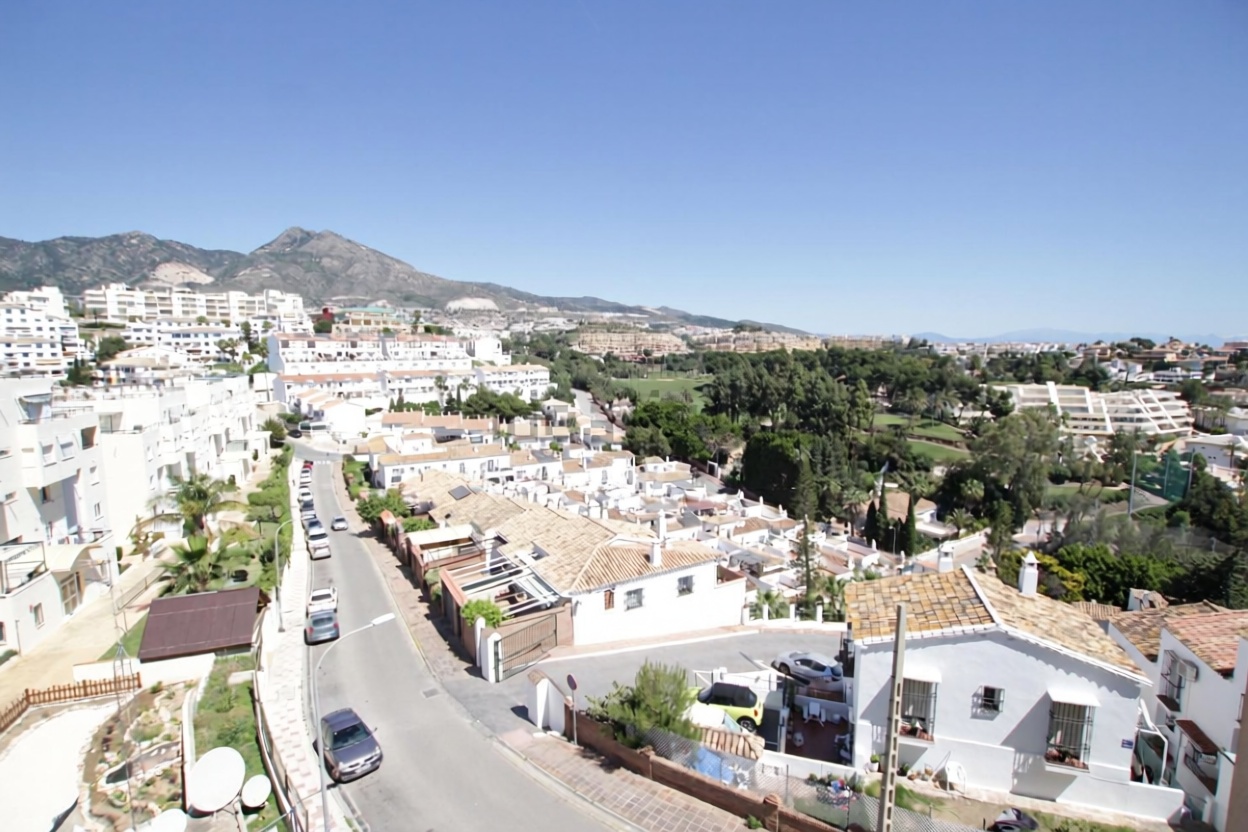 Duplex en première ligne de plage à Benalmádena — Vue aérienne