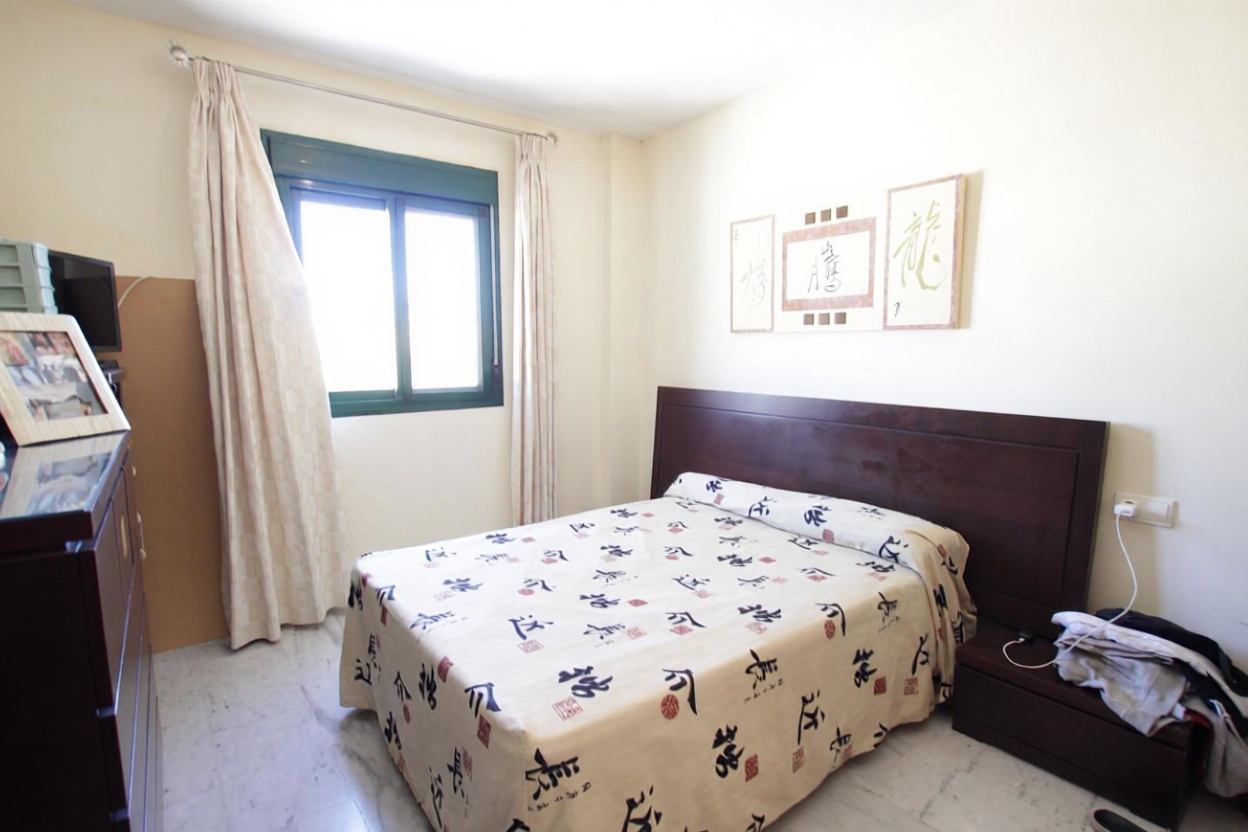 Duplex en première ligne de plage à Benalmádena — Chambre