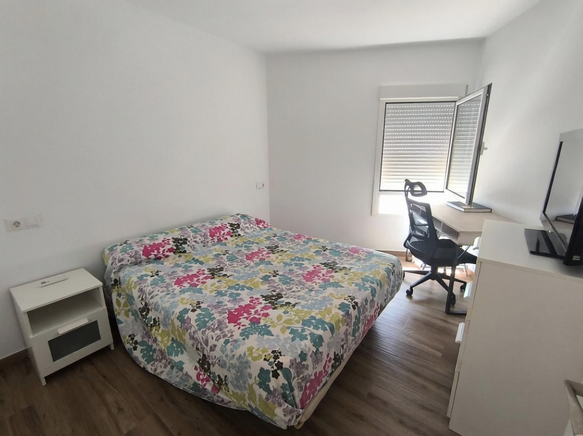 Piso en primera línea de playa en Benalmádena — Dormitorio