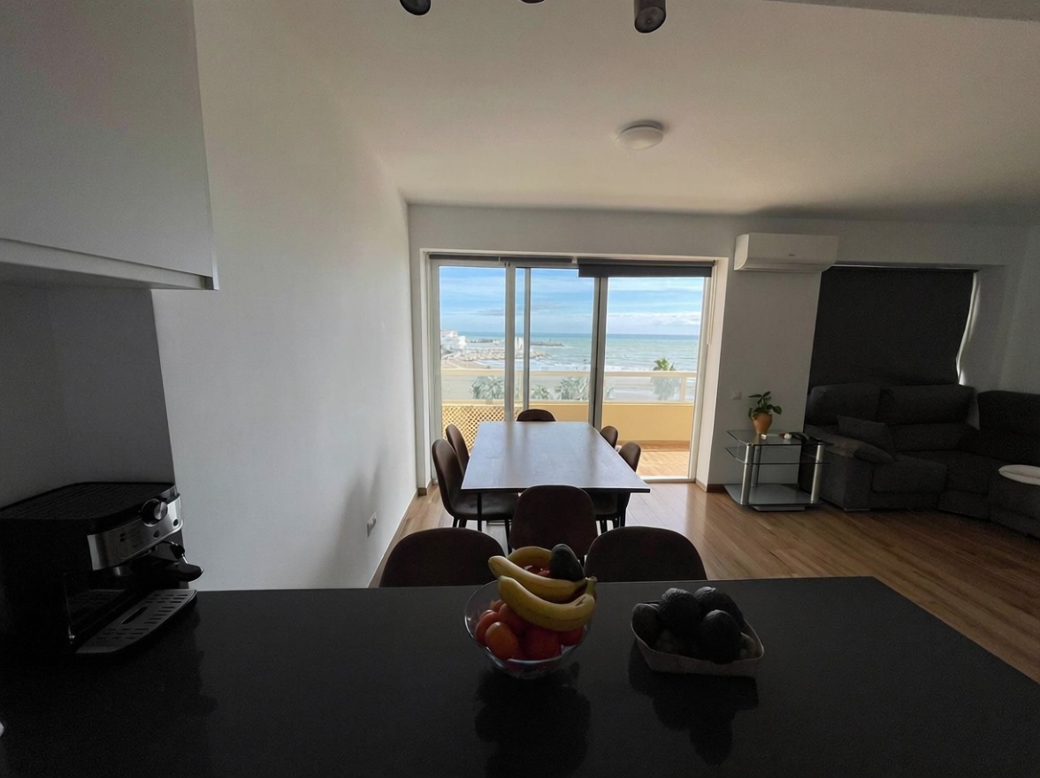 Appartement en première ligne de plage à Benalmádena — Chambre