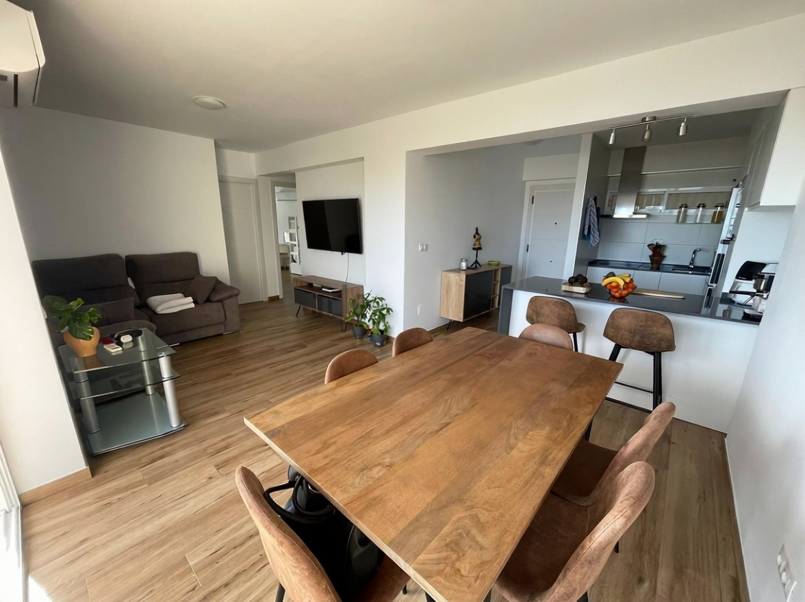 Appartement en première ligne de plage à Benalmádena — Coin repas