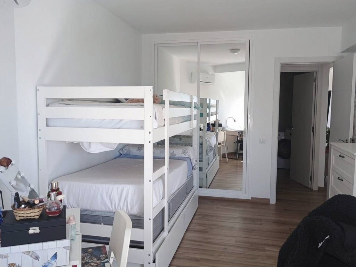 Appartement en première ligne de plage à Benalmádena — Chambre
